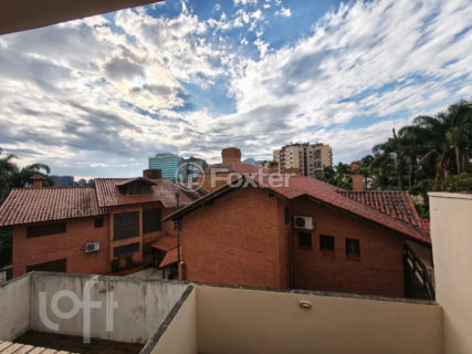 Image 24 - 1019559