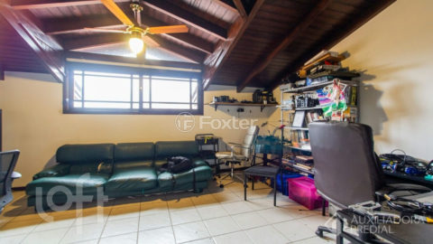 Image 37 - 1019559