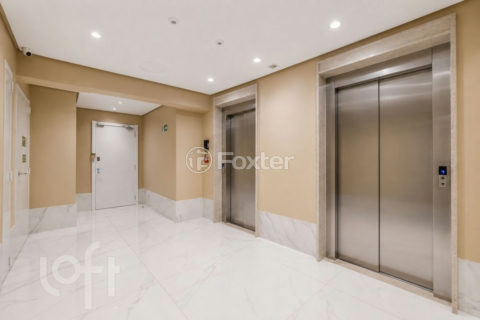 Image 22 - 1019679