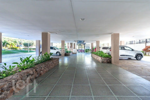 Image 38 - 1019698