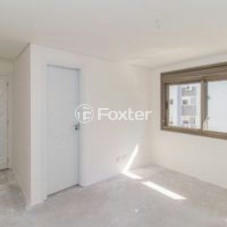 Image 11 - 1019740