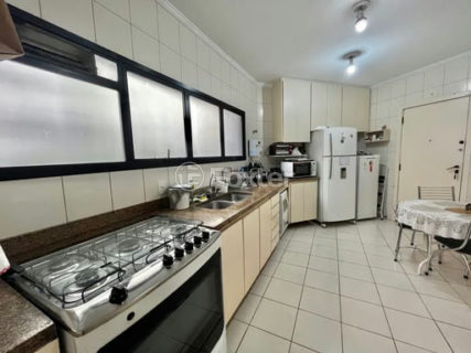 Image 3 - 1019743
