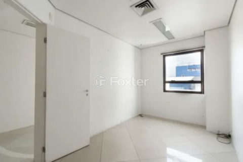 Image 11 - 1019753