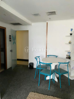 Image 4 - 1019796