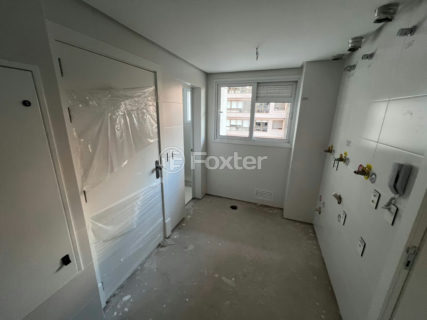 Image 12 - 1019842