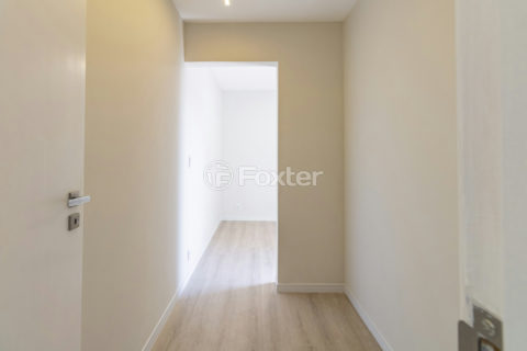 Image 20 - 1020036