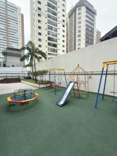 Image 33 - 1020052
