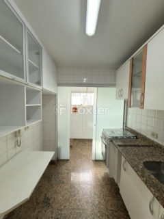 Image 22 - 1020052