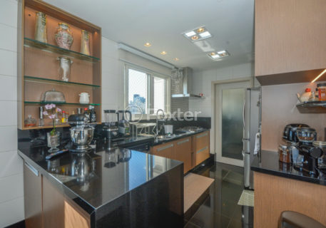Image 34 - 1020223