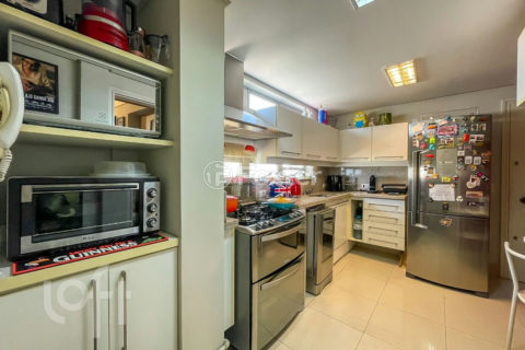 Image 7 - 1020360