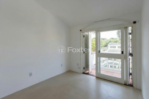 Image 32 - 1020483