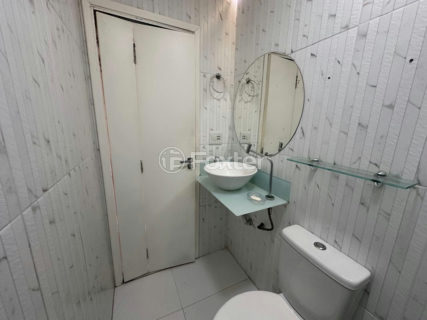 Image 7 - 1020526