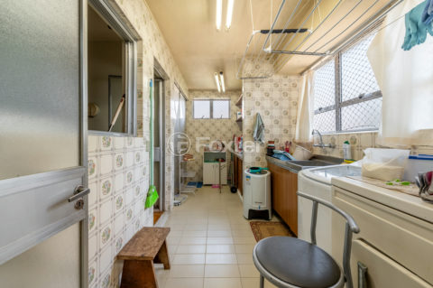 Image 33 - 1020571