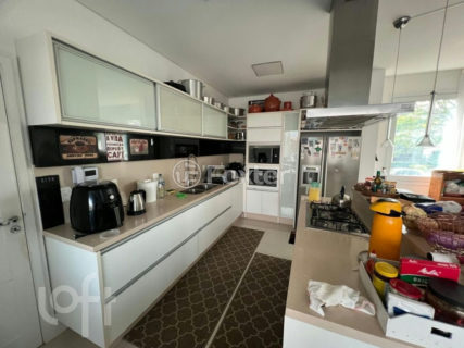 Image 34 - 1020596