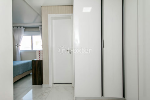 Image 39 - 1020737