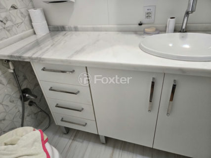 Image 3 - 1020748