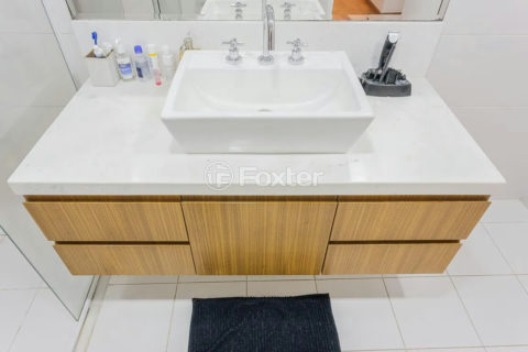Image 17 - 1020817