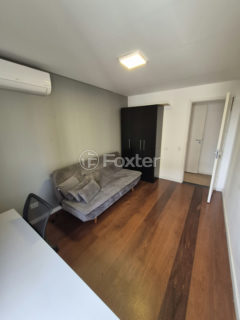 Image 33 - 1020994