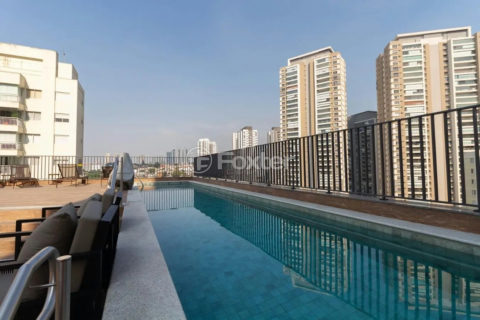 Image 11 - 1021047