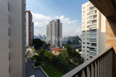 Image 8 - 1021047