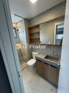 Image 8 - 1021051