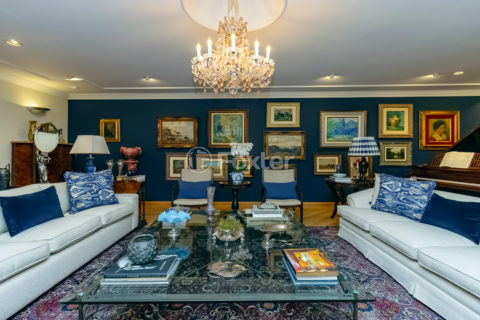 Image 42 - 1021173