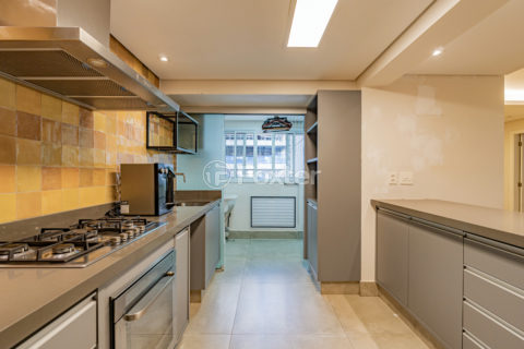 Image 30 - 1021177
