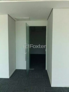 Image 14 - 1021212