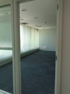 Image 37 - 1021212