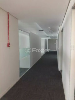 Image 7 - 1021212
