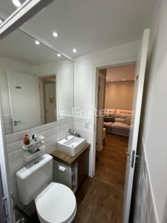 Image 17 - 1021309