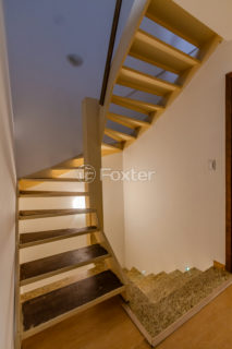 Image 32 - 1021319