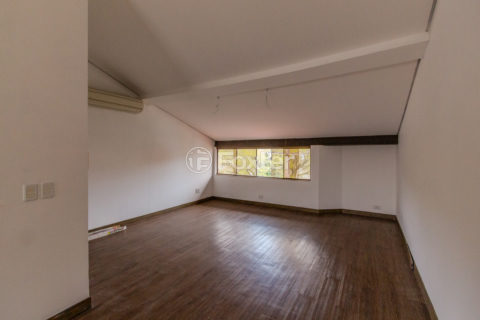 Image 35 - 1021319