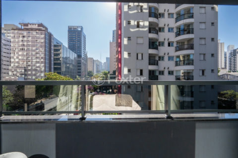 Image 20 - 1021390