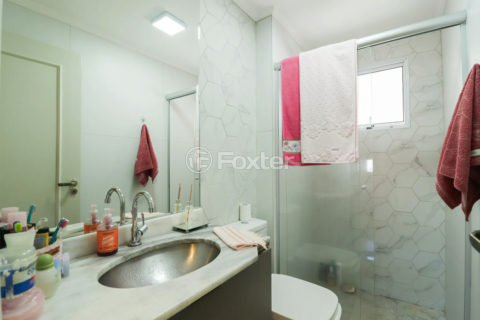 Image 19 - 1021395