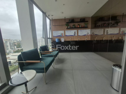 Image 17 - 1021447