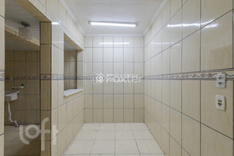 Image 6 - 1021635