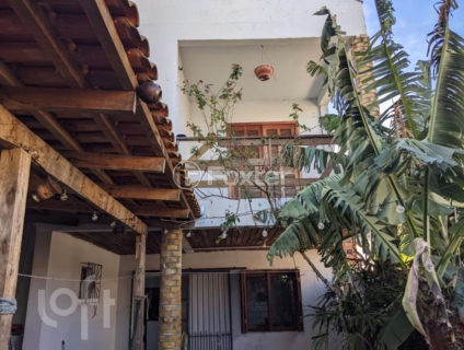 Image 33 - 1021675