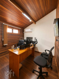 Image 21 - 1021677