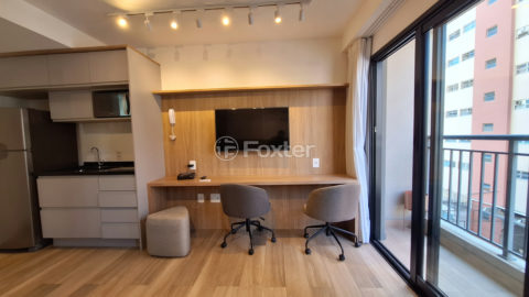 Image 12 - 1021687