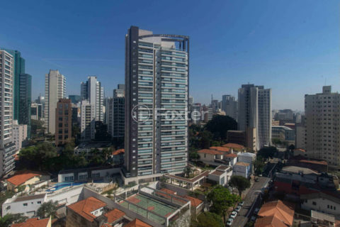 Image 6 - 1021757