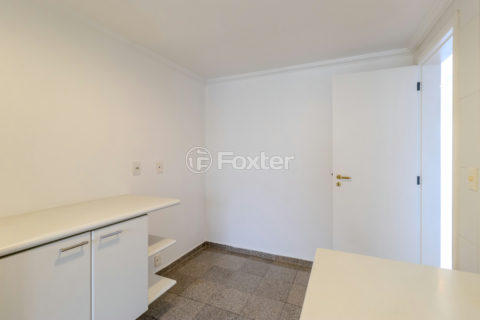 Image 32 - 1021843