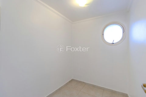 Image 37 - 1021843