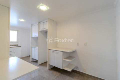 Image 31 - 1021843