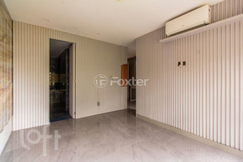 Image 16 - 1021933
