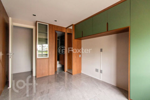 Image 21 - 1021933