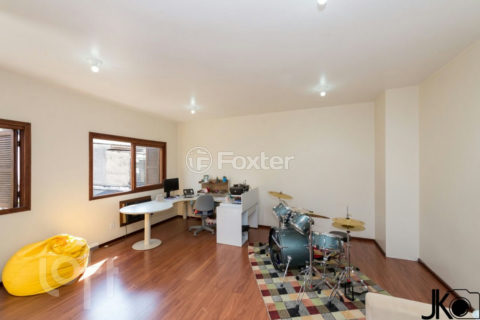 Image 35 - 1021954
