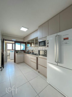 Image 11 - 1022090