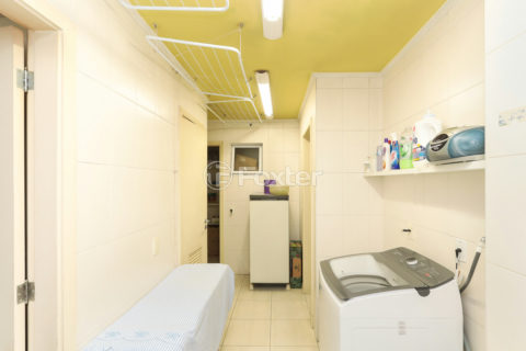 Image 35 - 1022351