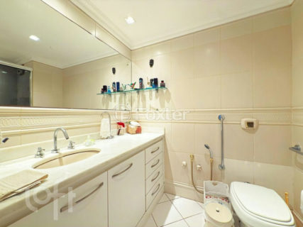 Image 34 - 1023290